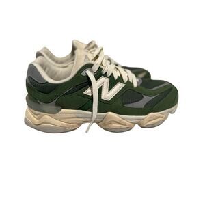 New Balance 9060 Nori Vintage Green Boys 6.5 / Women 8
